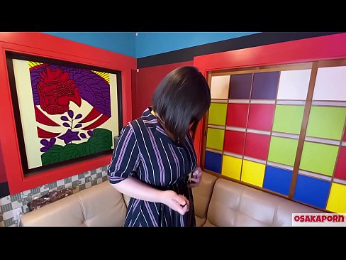 ❤️ Böyük döşləri olan yapon şirini seks oyuncaqları ilə mastürbasyon edir və orqazm olur. Müsahibədə yaşadığı təcrübədən danışır. Böyük döşlər və tüklü pişik yüksək səslə inildəyir. Osakaporn Gözəl porno bizdə ❌️